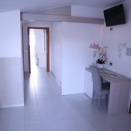 Hotel Astor Alba Adriatica Esterno foto