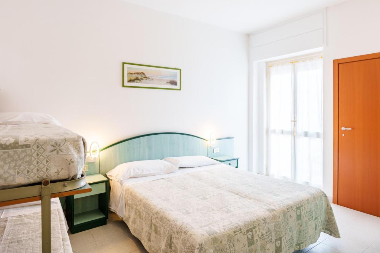 Hotel Astor Alba Adriatica Esterno foto