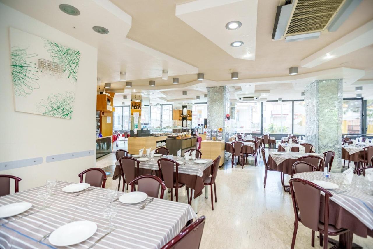 Hotel Astor Alba Adriatica Esterno foto