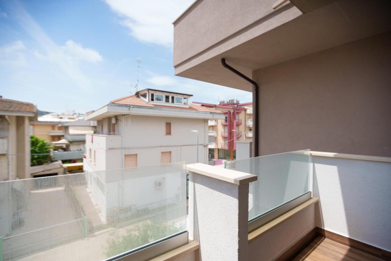 Hotel Astor Alba Adriatica Esterno foto