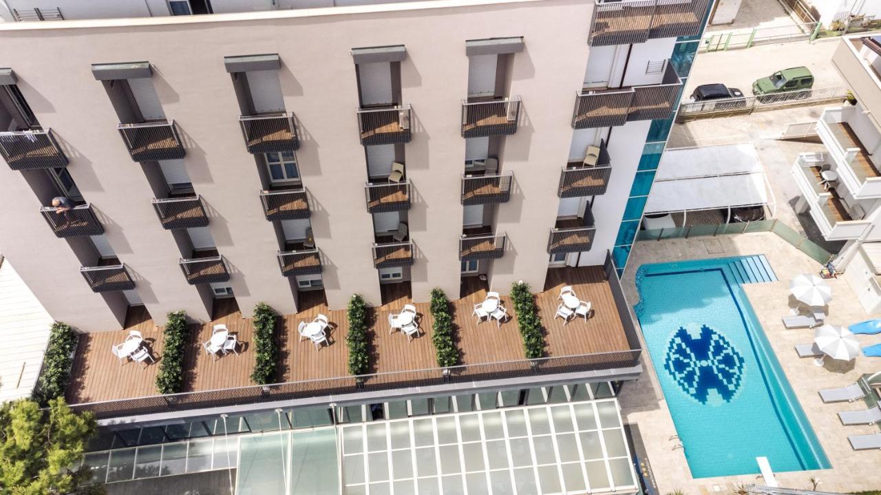 Hotel Astor Alba Adriatica Esterno foto