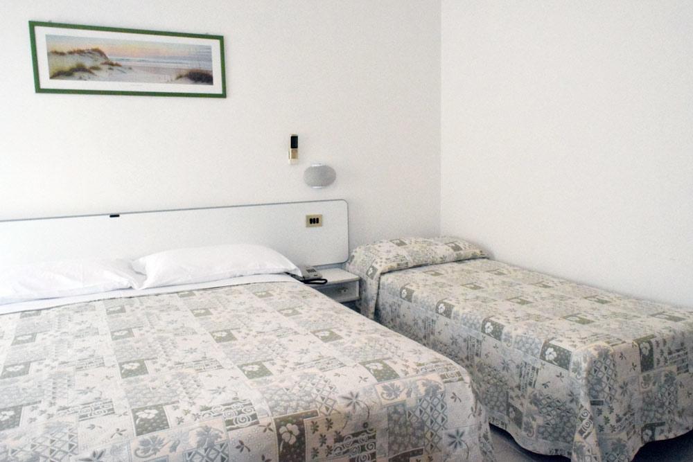 Hotel Astor Alba Adriatica Esterno foto