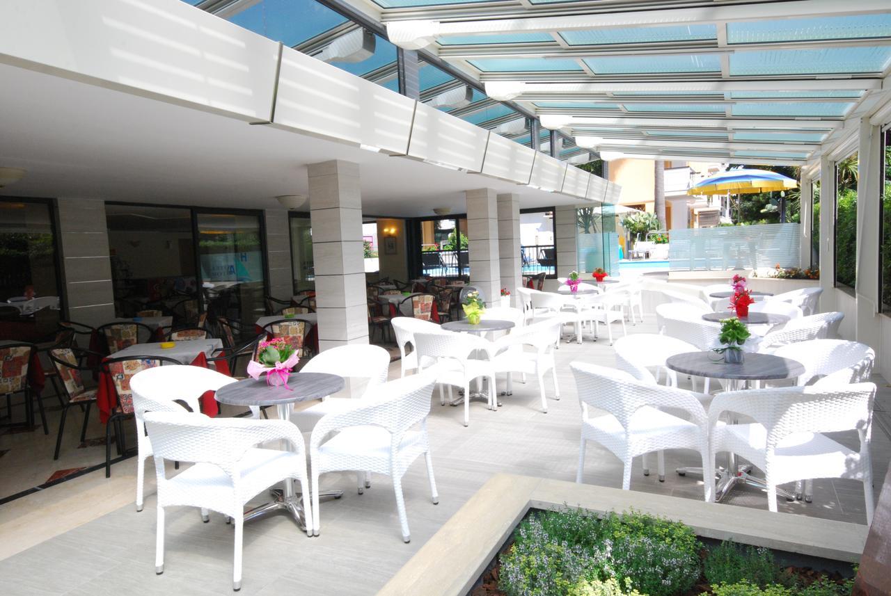 Hotel Astor Alba Adriatica Esterno foto
